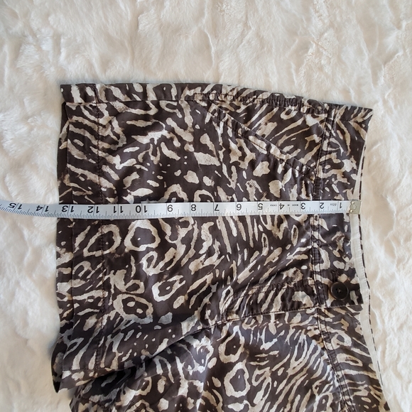 LOFT Leopard Print Shorts, Size 8 - Picture 6 of 8